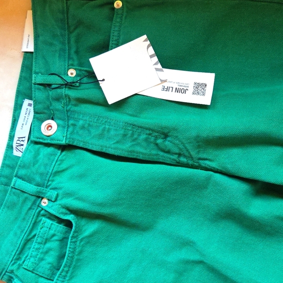 Zara Green Ankle Cropped Jeans with Relaxed Fit - Picture 4 of 7